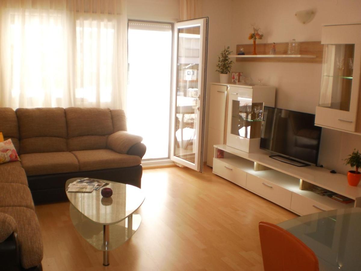 Apartment Lana Omiš Eksteriør billede